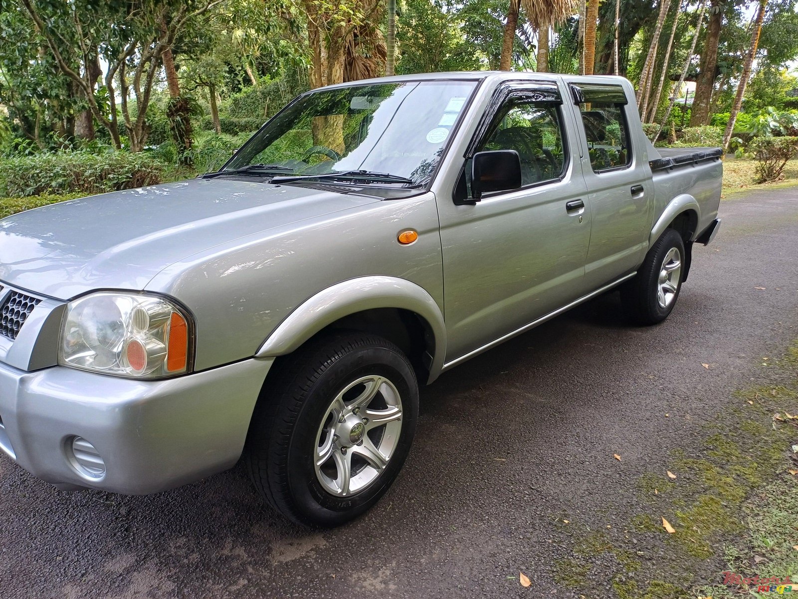 2007' Nissan Navara japan photo #3