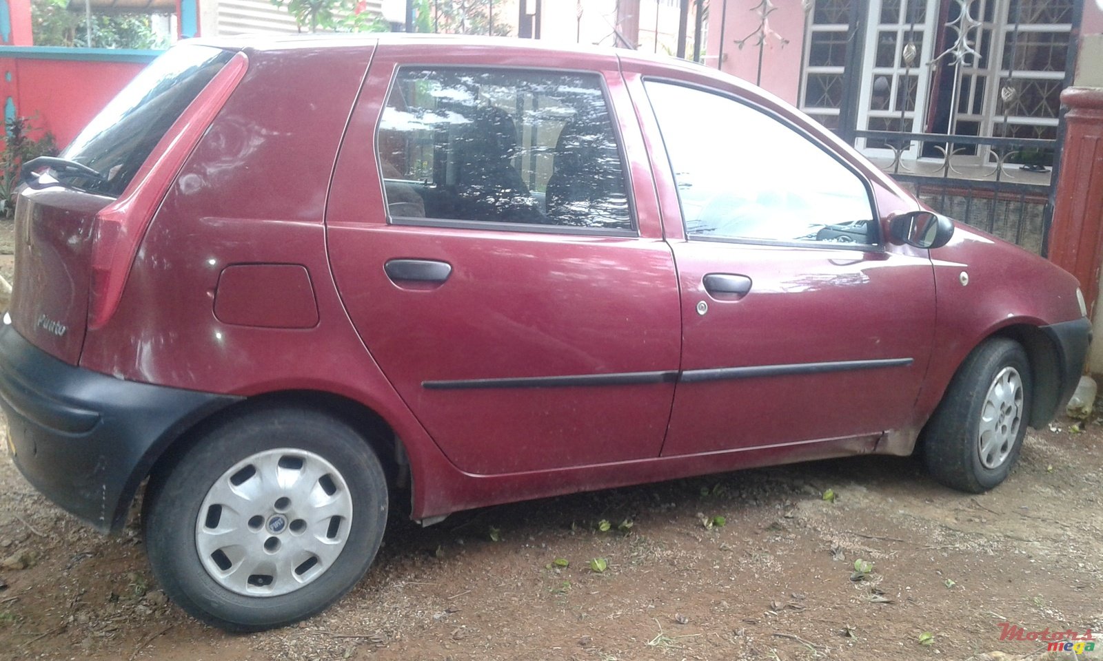 2002' Fiat Punto photo #1