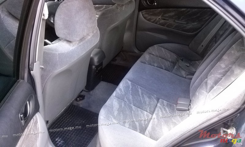 2003' Mitsubishi Galant Moteur Black top photo #5