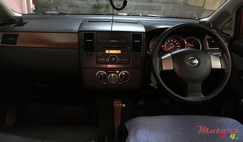 2005' Nissan Tiida photo #3