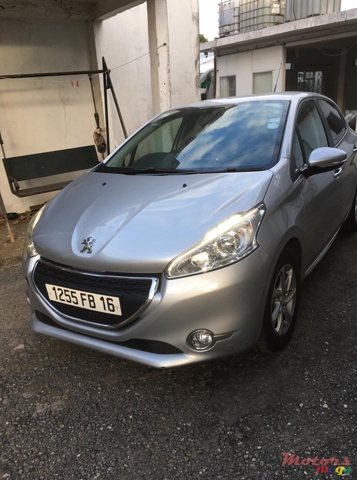 2016' Peugeot 208 photo #1