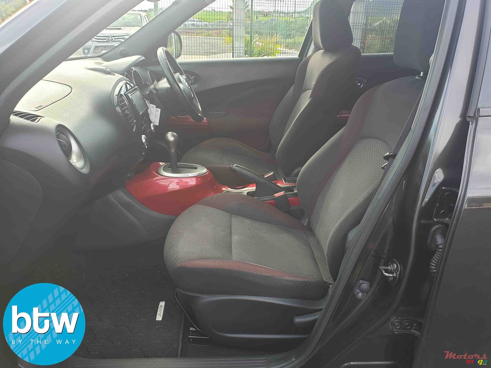 2011' Nissan Juke photo #6