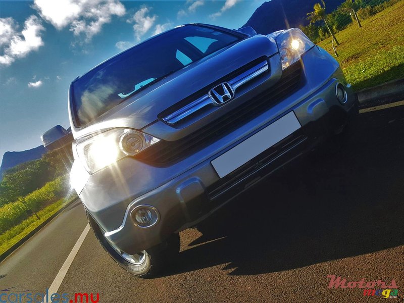 2007' Honda CR-V VTEC AWD photo #1