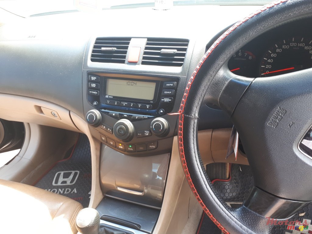 2005' Honda Accord photo #6
