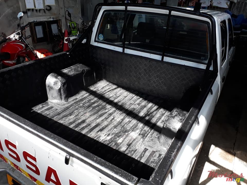 1999' Nissan Hardbody photo #4