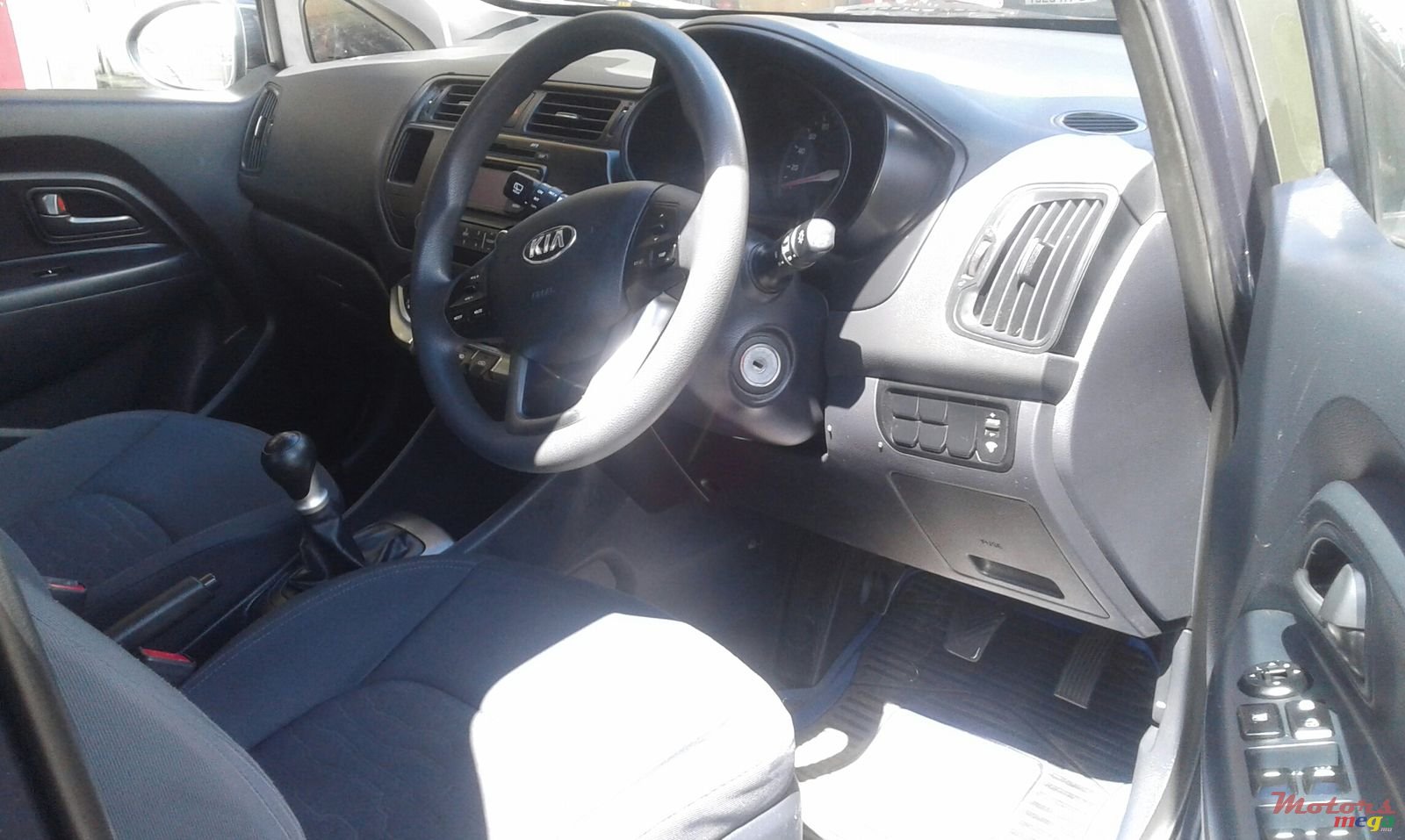 2013' Kia Rio photo #5