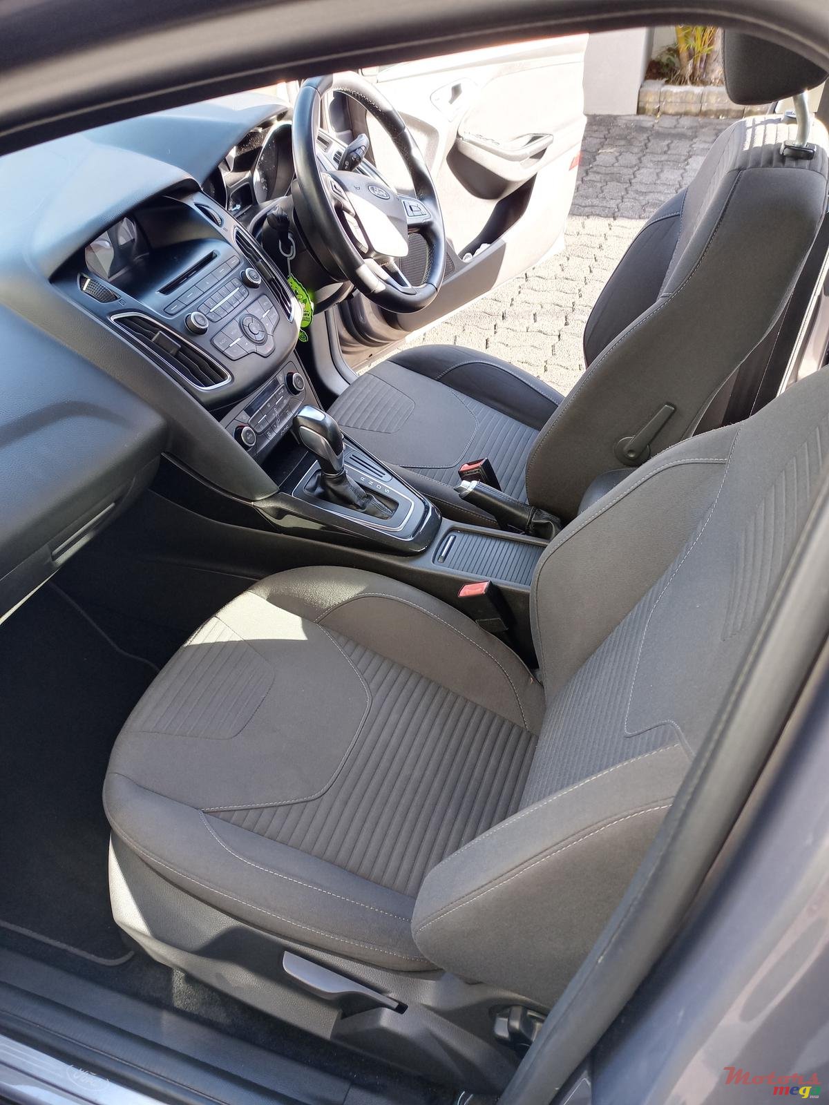 2016' Ford Focus photo #6