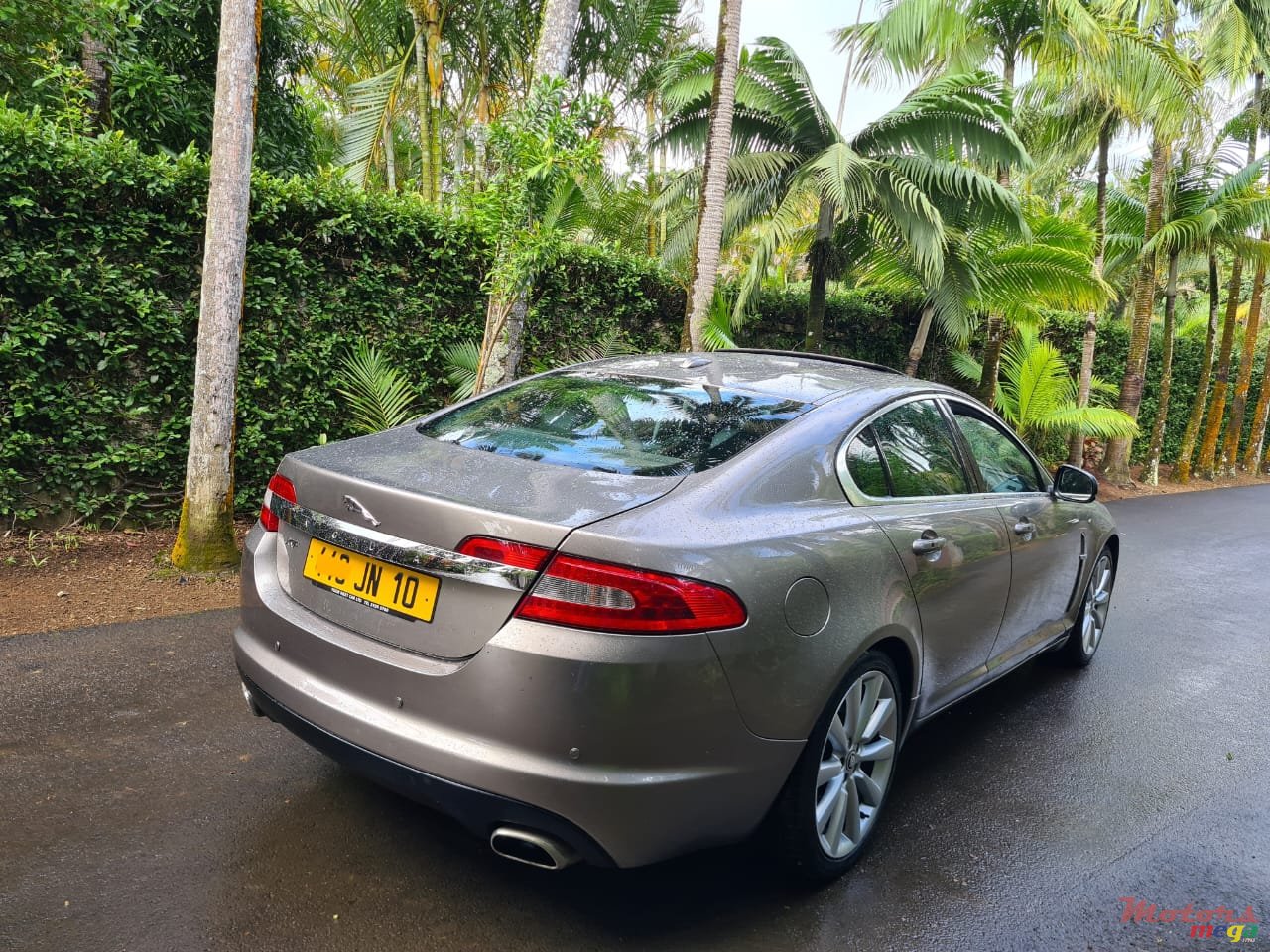 2010' Jaguar XF photo #4