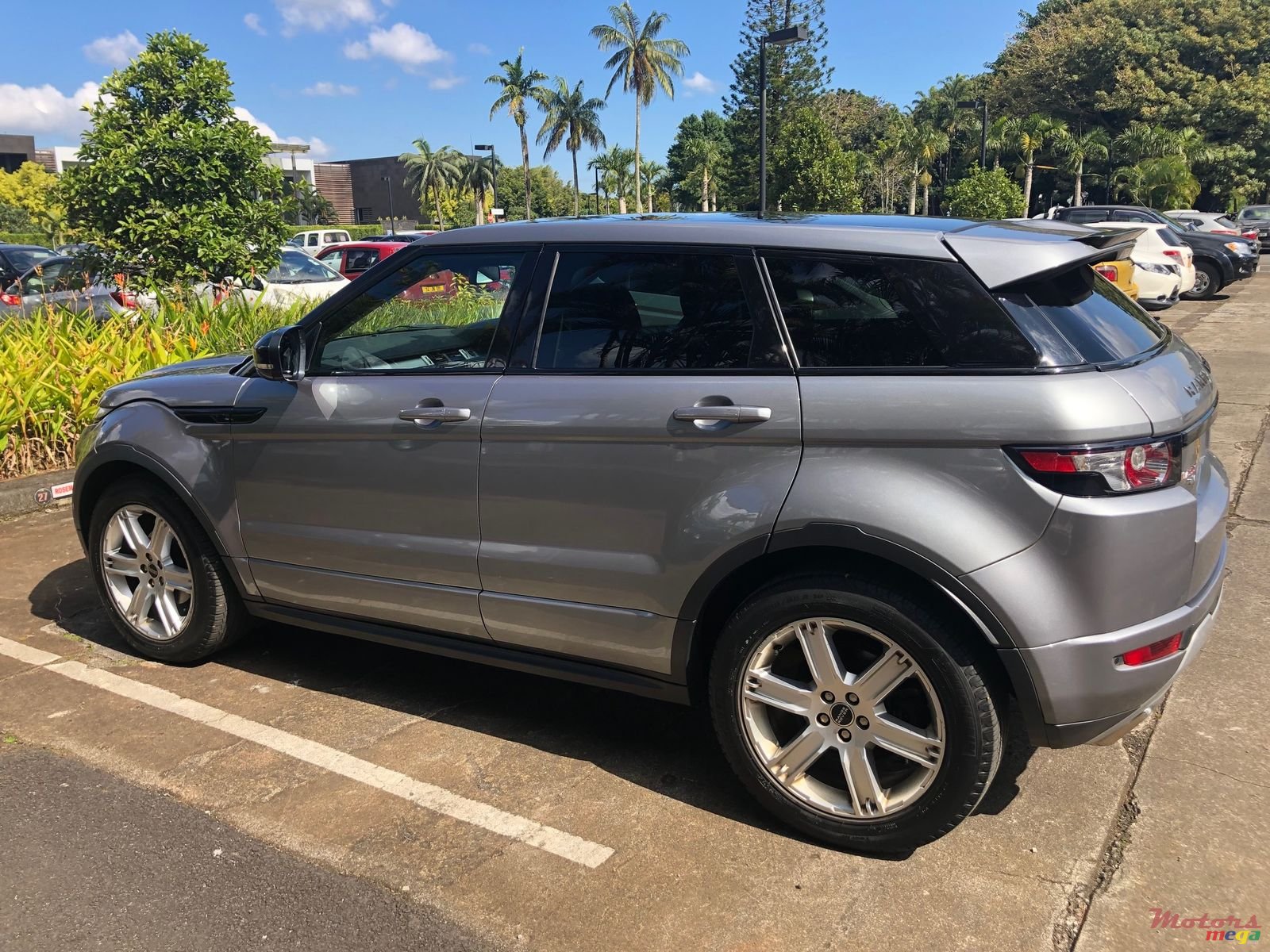 2012' Land Rover Range Rover Evoque photo #1