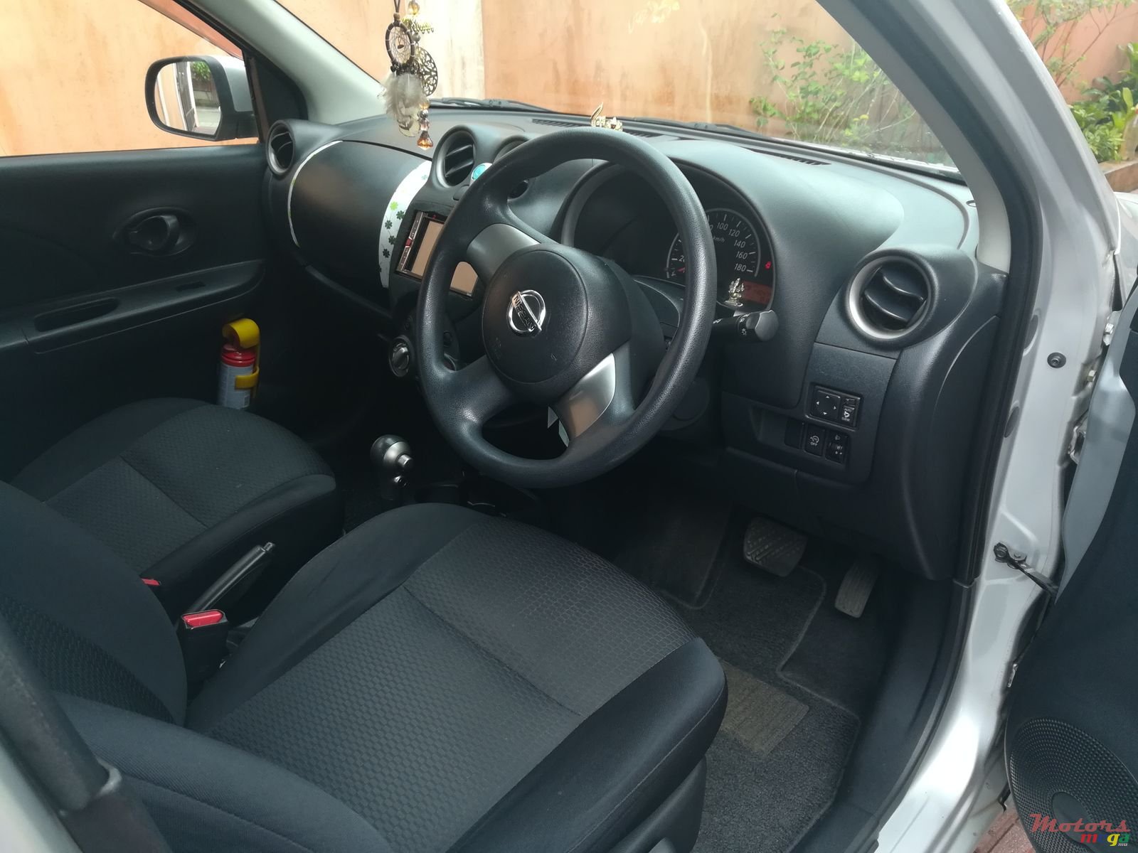 2011' Nissan March photo #5