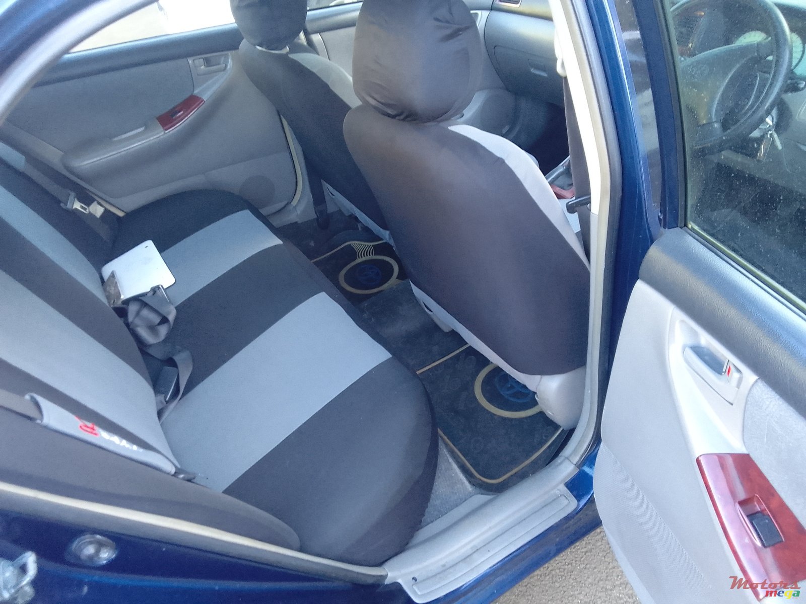 2002' Toyota Corolla NZE 121 photo #4