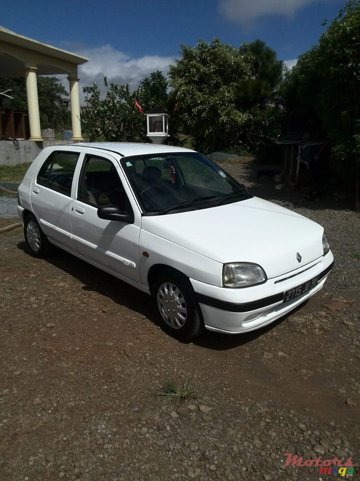 1998' Renault Clio photo #1