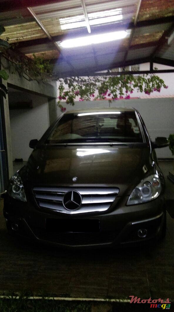 2011' Mercedes-Benz B 160 photo #6