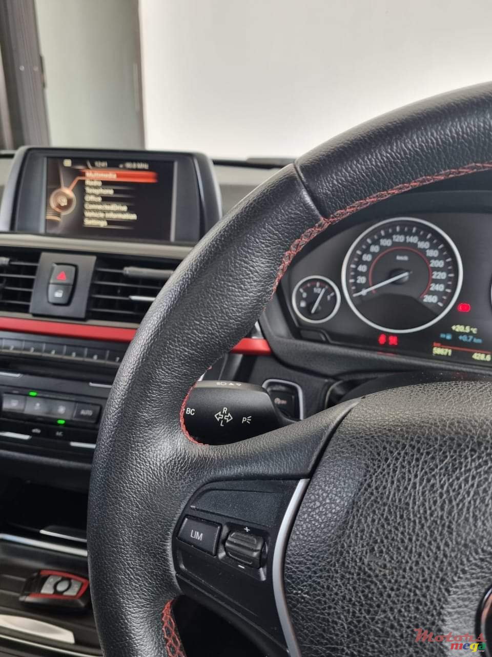 2014' BMW 3 Series photo #3