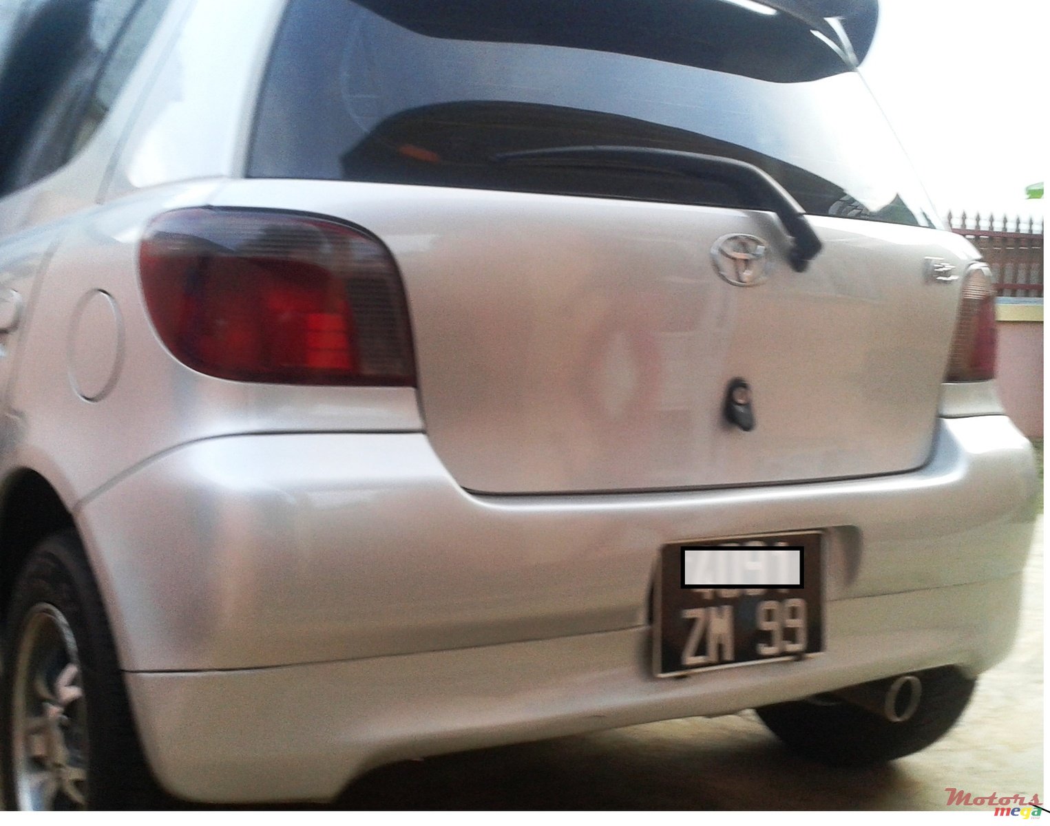 1999' Toyota Vitz photo #1