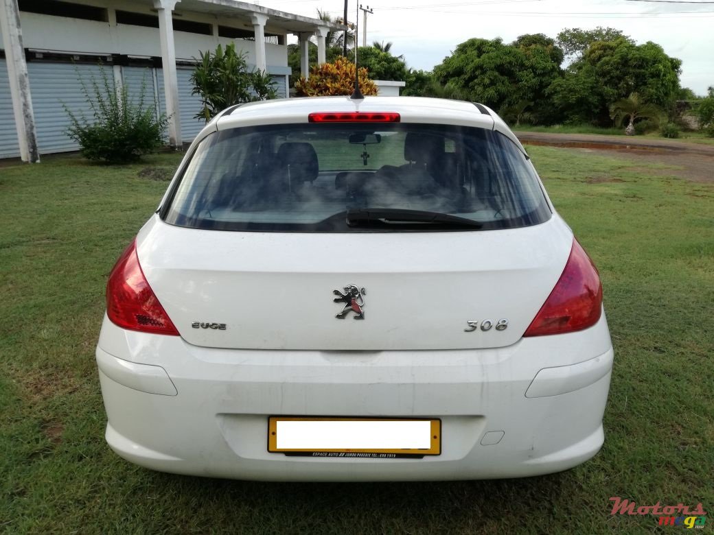 2009' Peugeot 308 photo #2