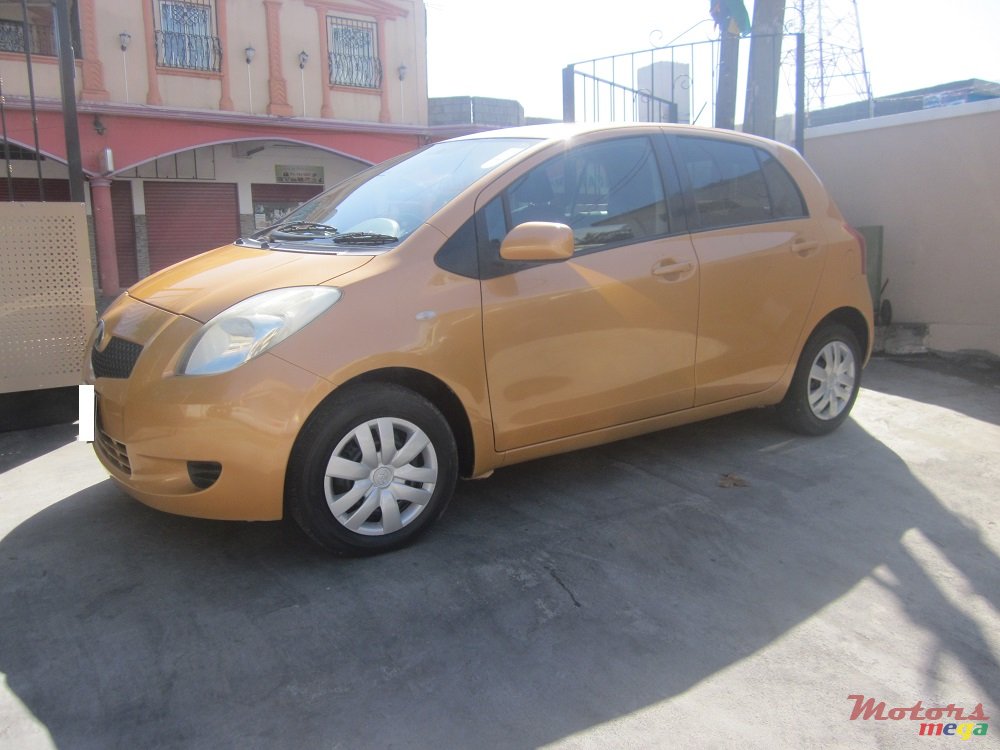2005' Toyota Vitz 1300cc photo #2