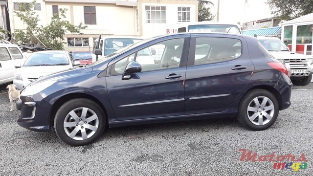 2010' Peugeot 308 photo #1