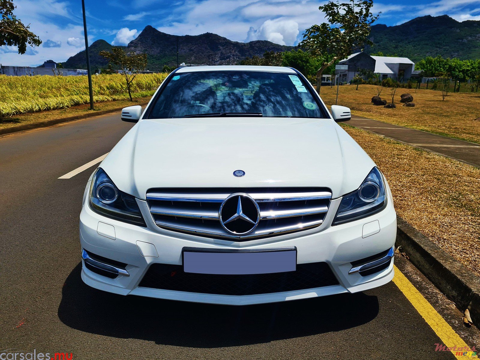 2011' Mercedes-Benz C-Class C180 Kompressor AMG photo #7