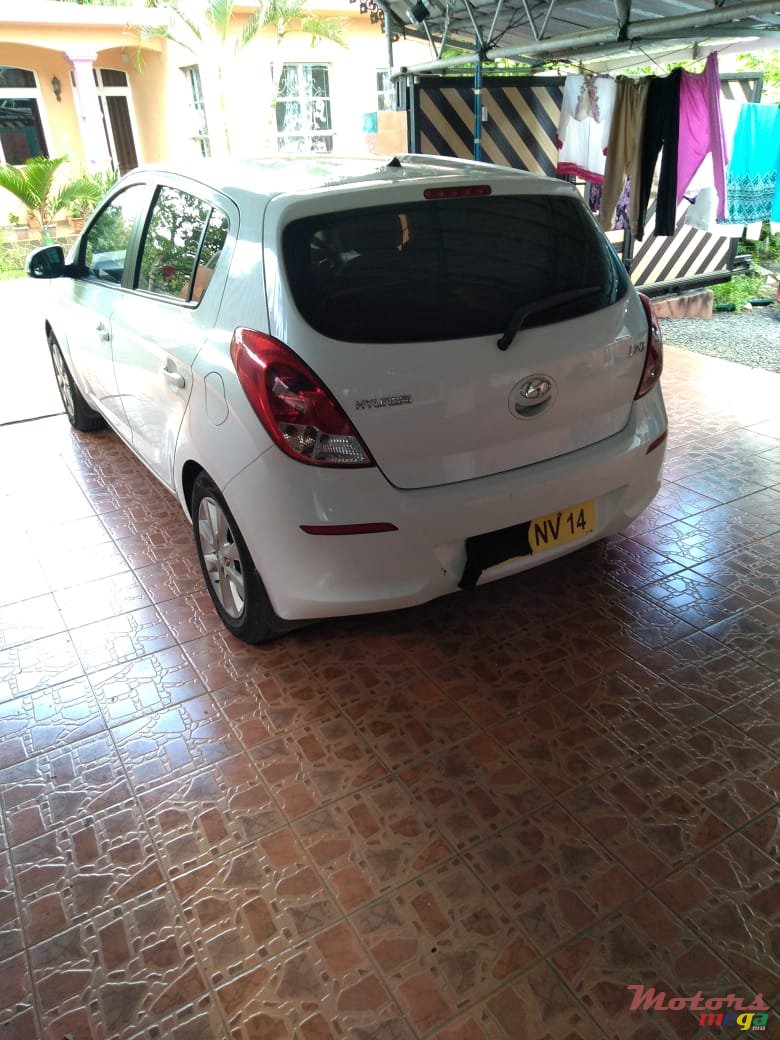 2014' Hyundai i20 photo #2