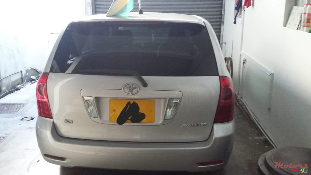 2005' Toyota Corolla photo #7