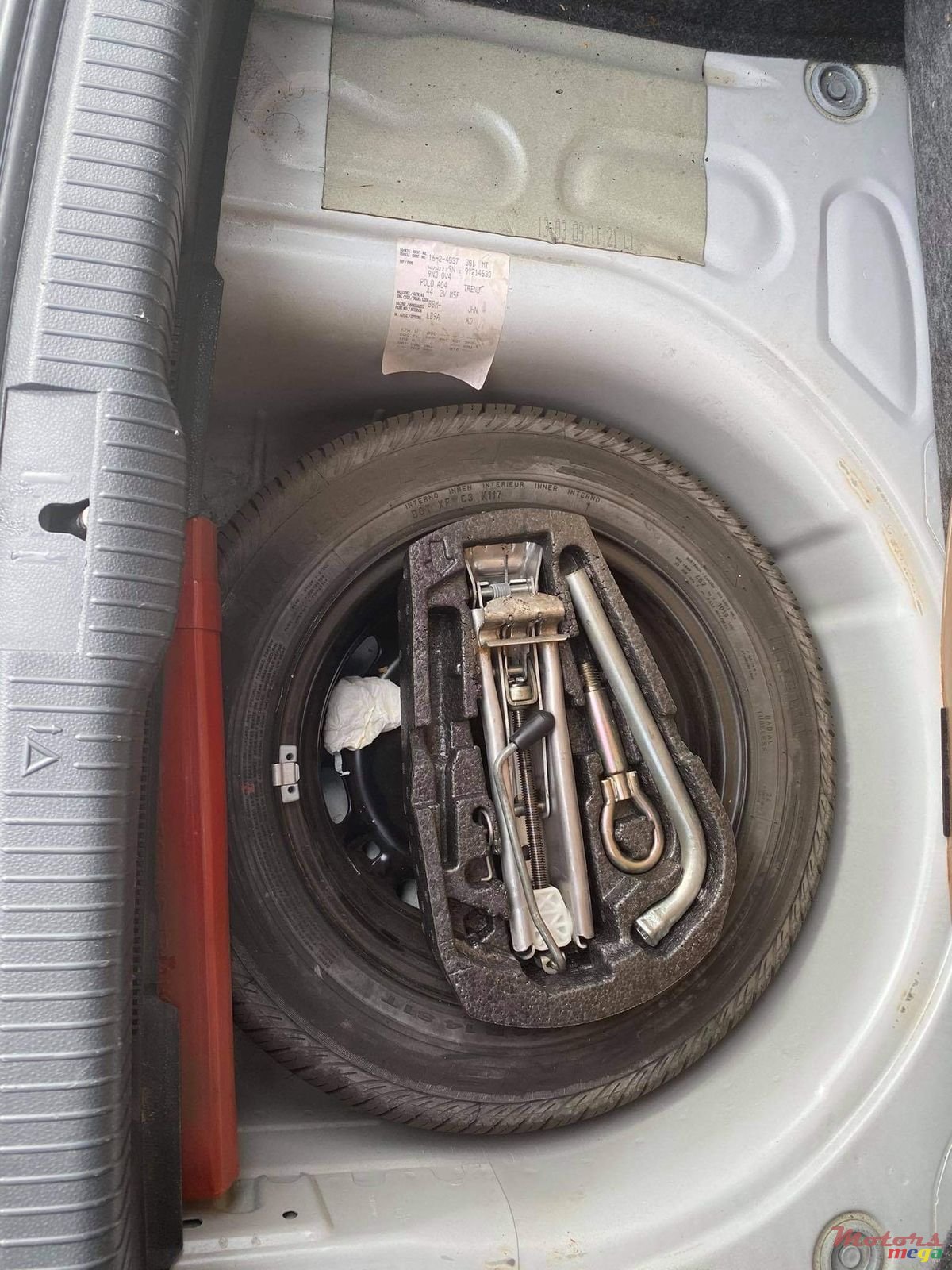 2010' Volkswagen Polo photo #7