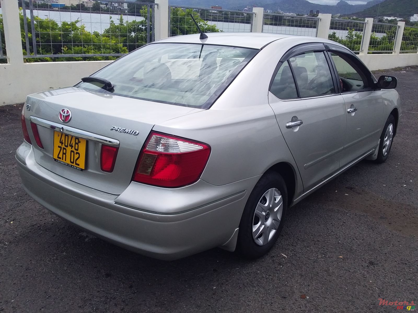 2002' Toyota Corona photo #1