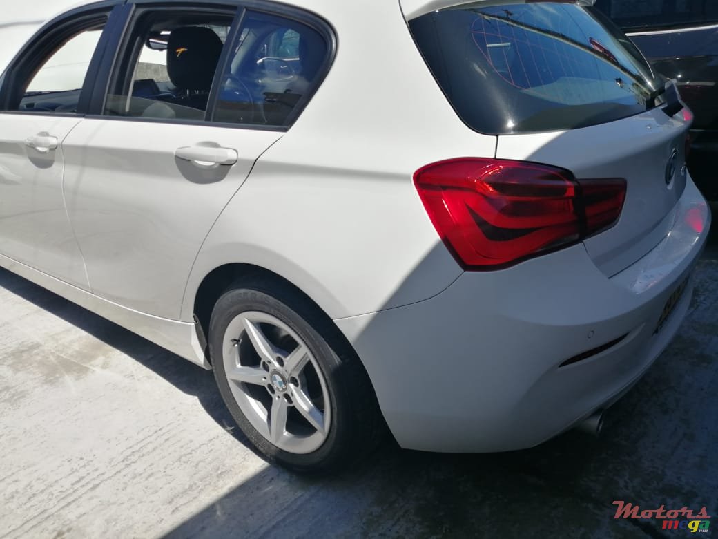 2016' BMW 1 Series 5 Door photo #5