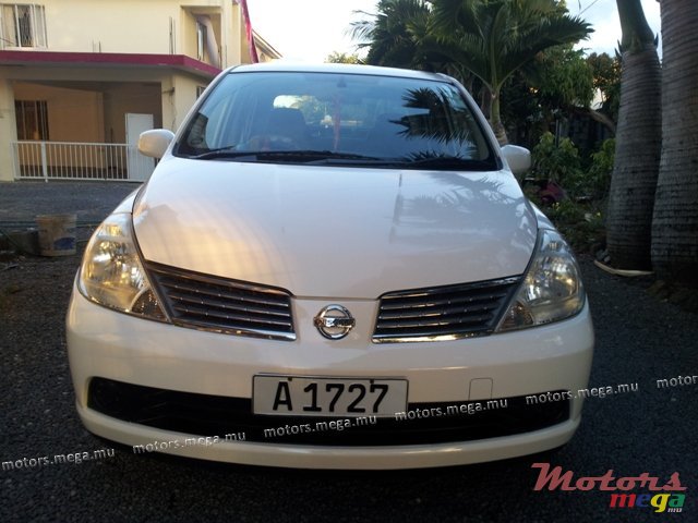 2006' Nissan Tiida photo #1