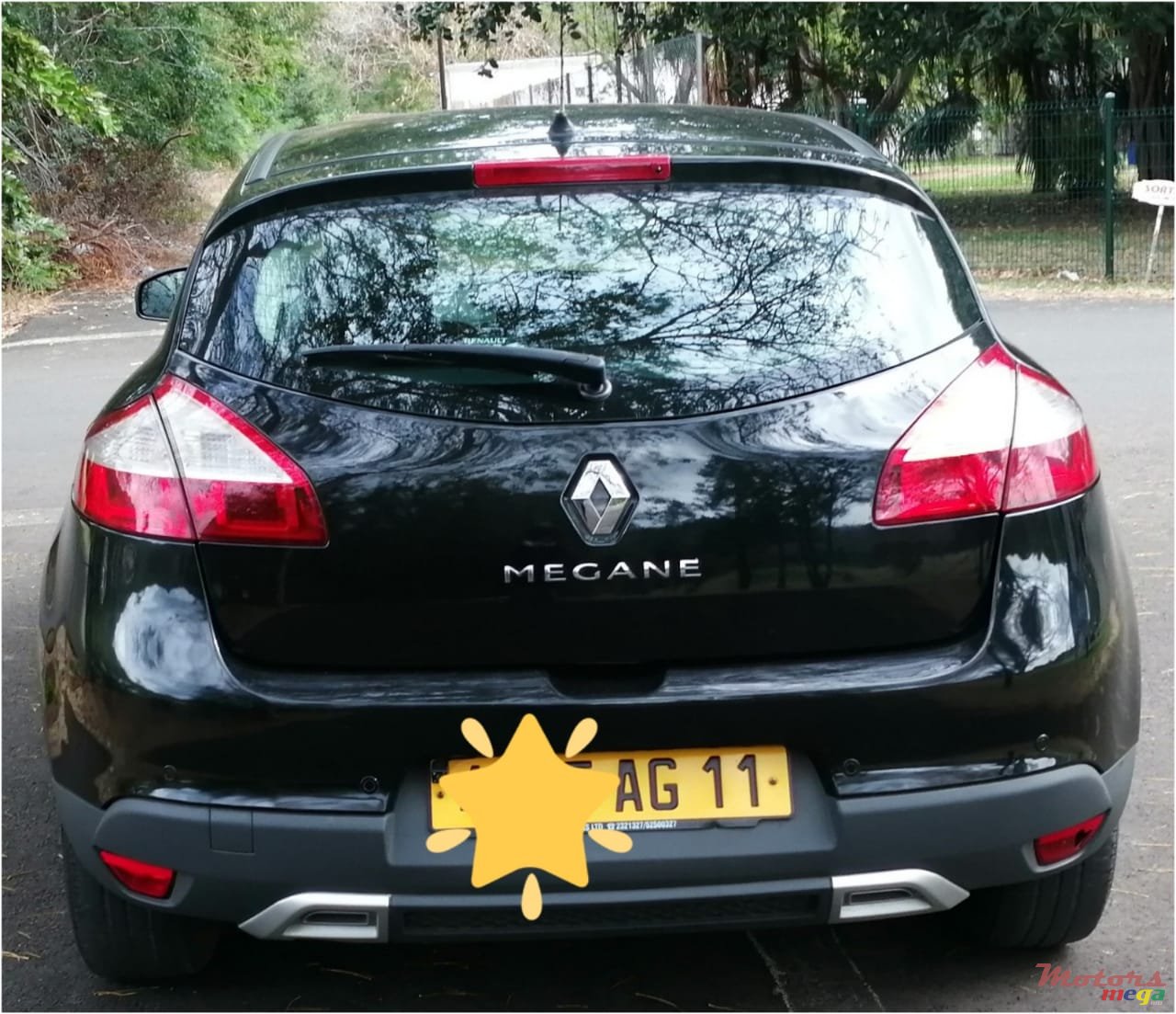 2011' Renault Megane photo #5