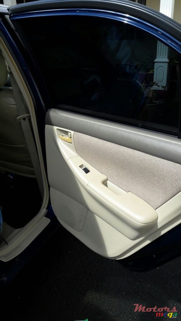 2004' Toyota Corolla photo #6