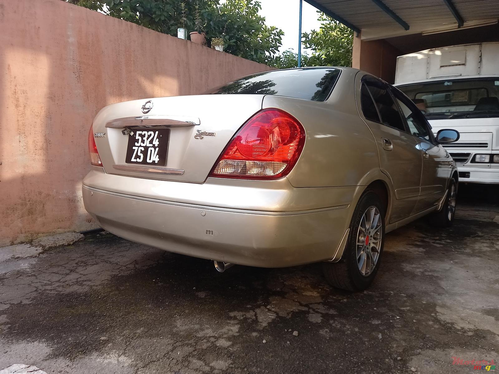 2004' Nissan Sunny photo #5