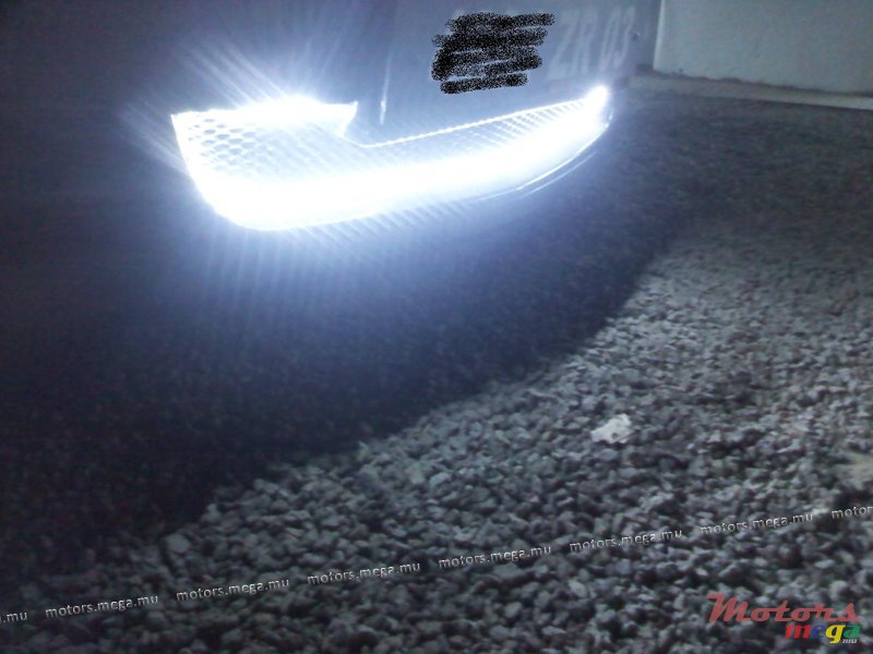 2003' Mitsubishi photo #4