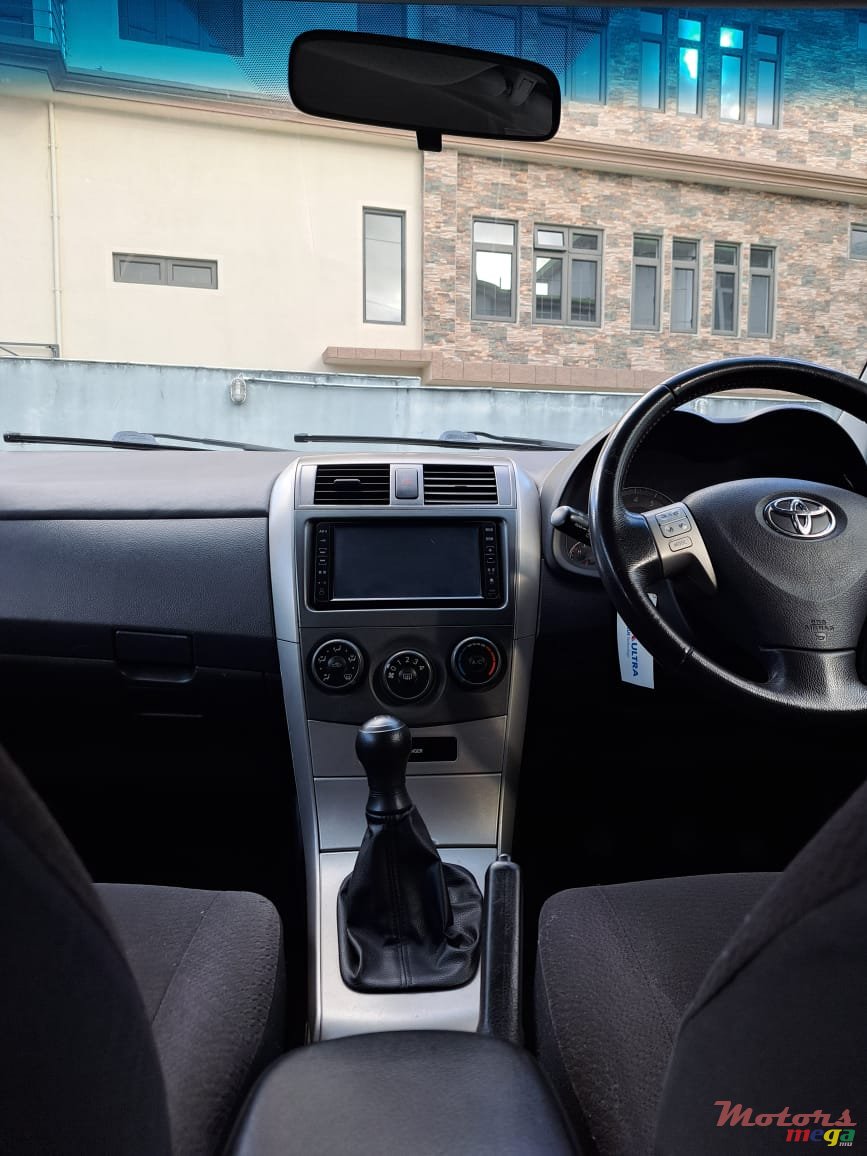 2010' Toyota Fielder photo #3