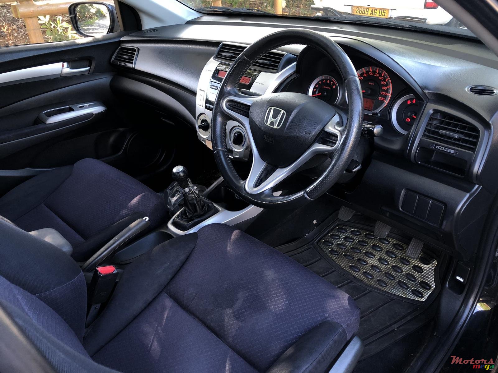 2011' Honda City photo #2