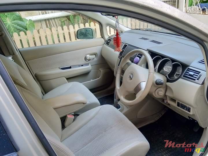 2012' Nissan Jant cosmic photo #3