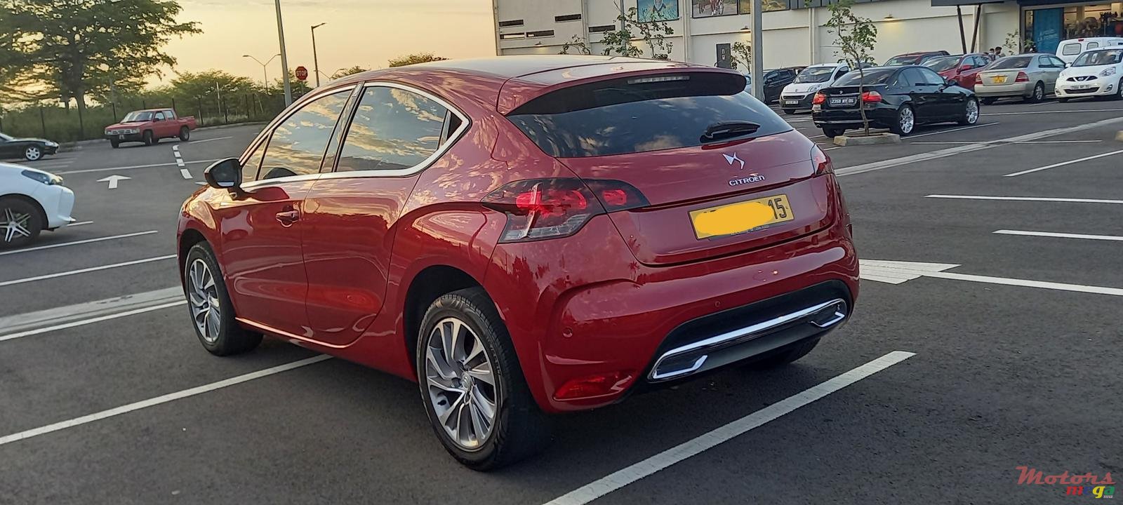 2015' Citroen DS4 photo #3