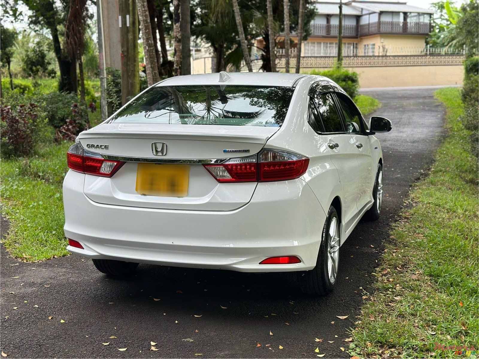 2016' Honda Grace Hybrid photo #4