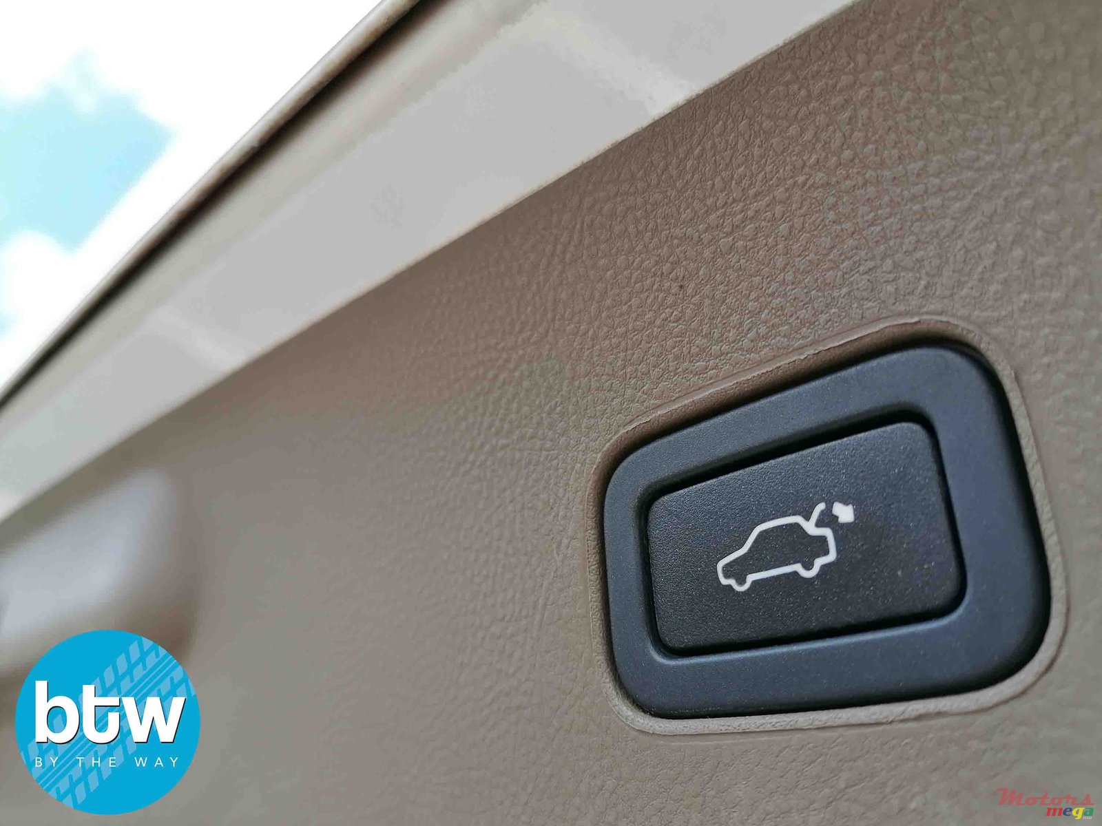 2013' Land Rover Range Rover Sport TDV8 photo #4