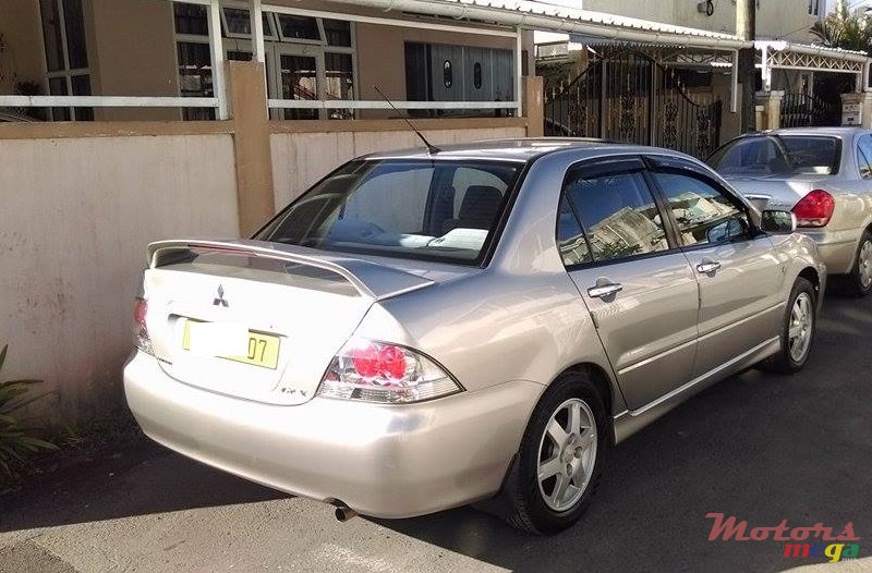 2007' Mitsubishi Lancer GLX 1.6 photo #2