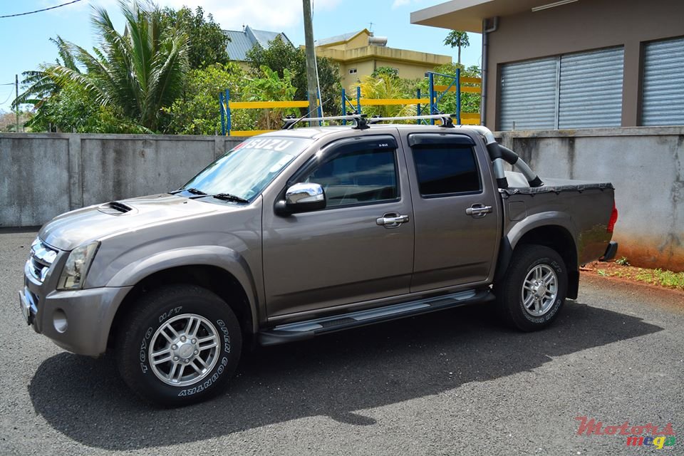 2011' Isuzu KB Series KB 300 photo #4