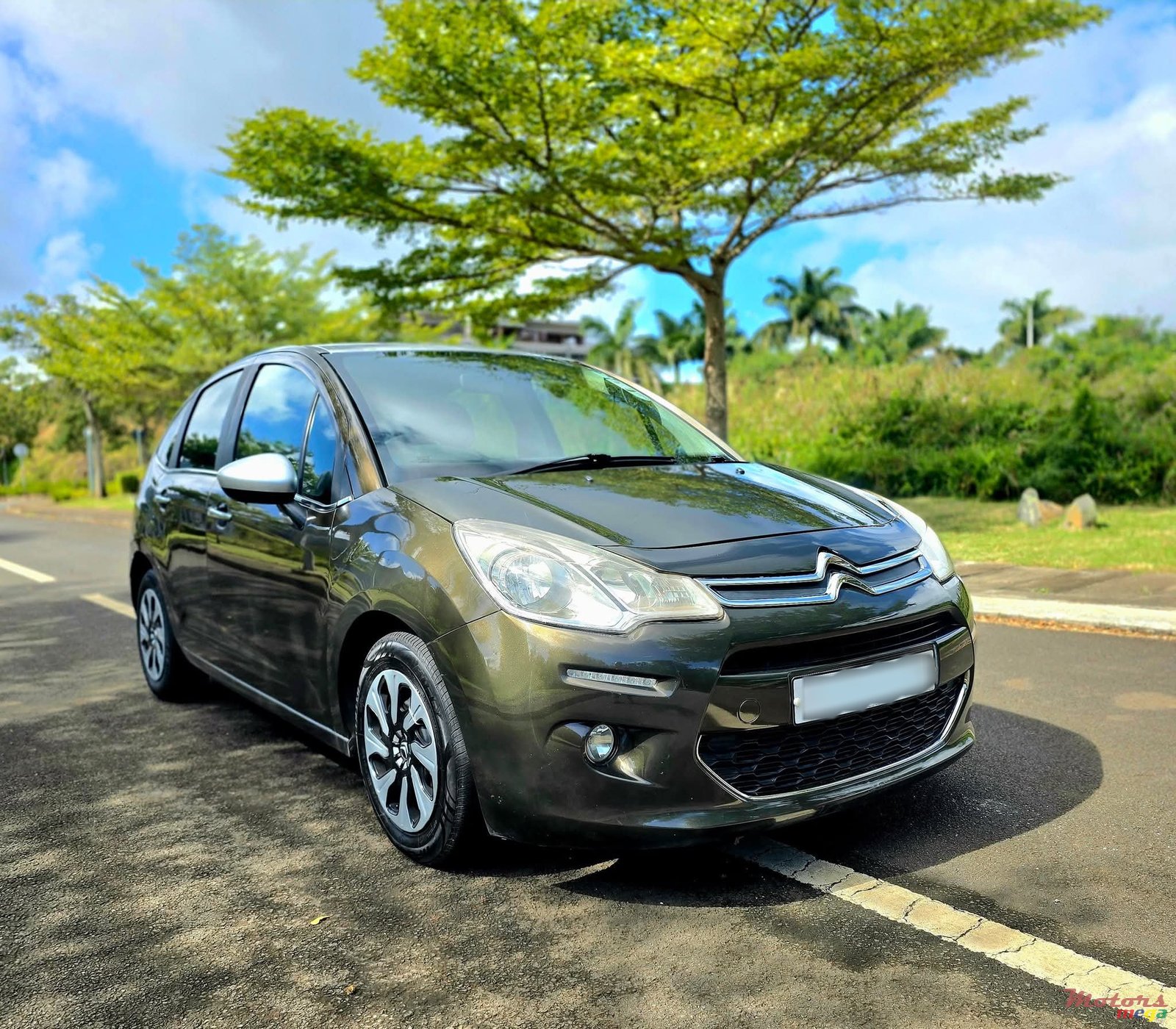 2014' Citroen C3 1.6 Turbo Diesel photo #1