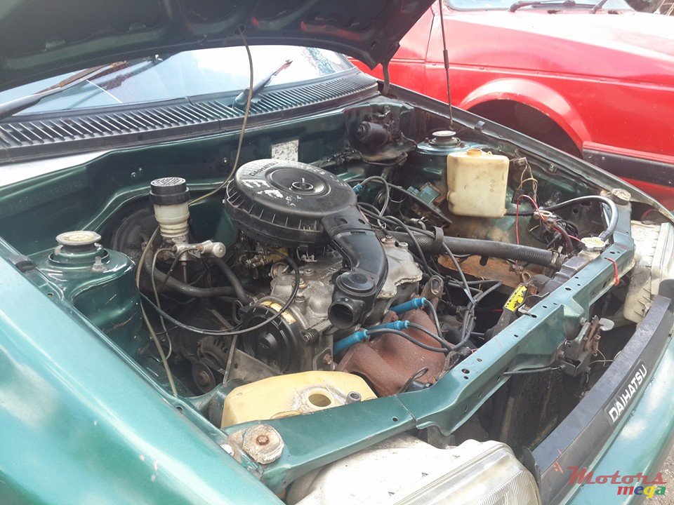 1990' Daihatsu Charade G100 photo #5