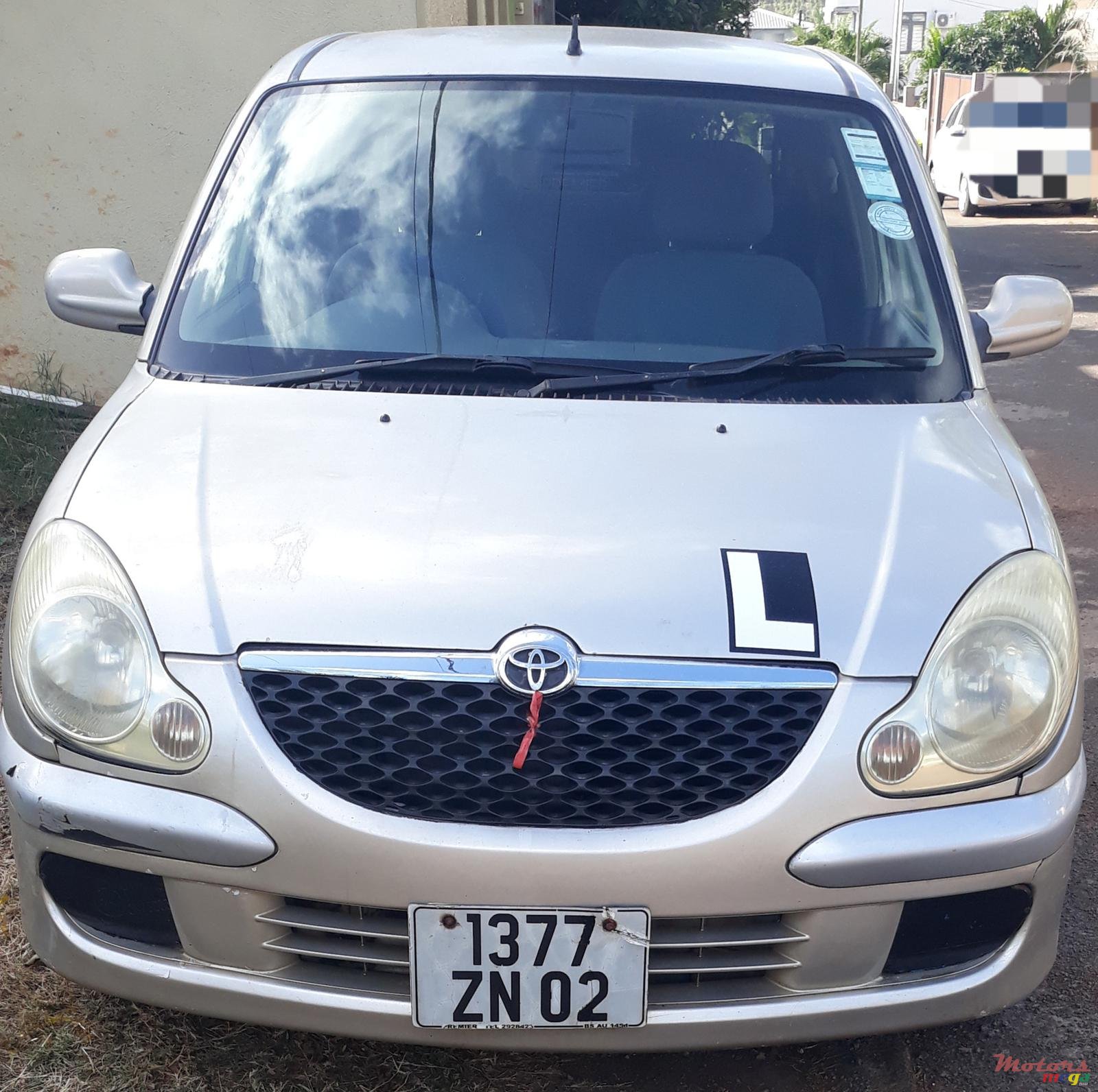 2002' Toyota photo #1