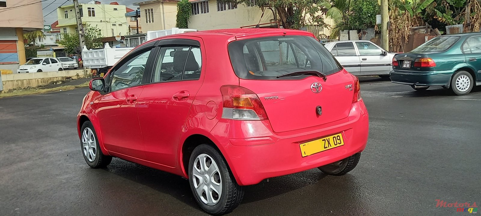 2009' Toyota Yaris photo #4