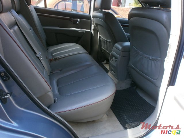 2007' Hyundai Santa Fe photo #7