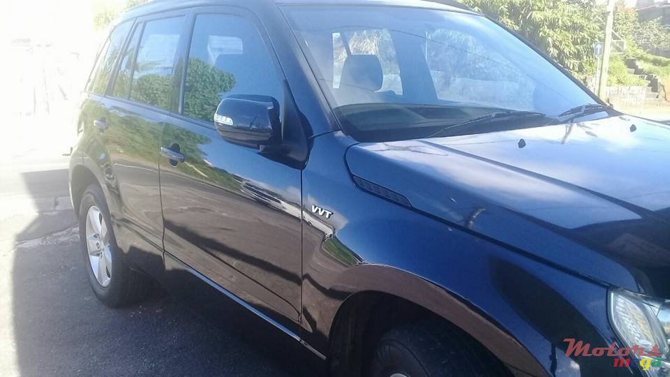 2011' Suzuki Grand Vitara photo #2