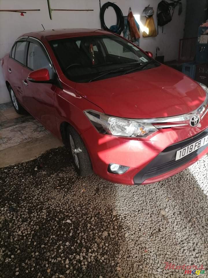 2014' Toyota Yaris photo #1