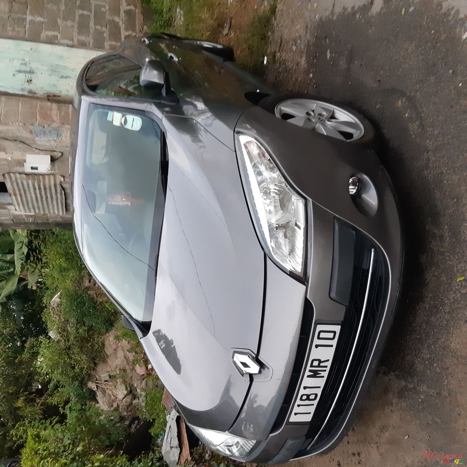 2010' Renault Megane photo #4