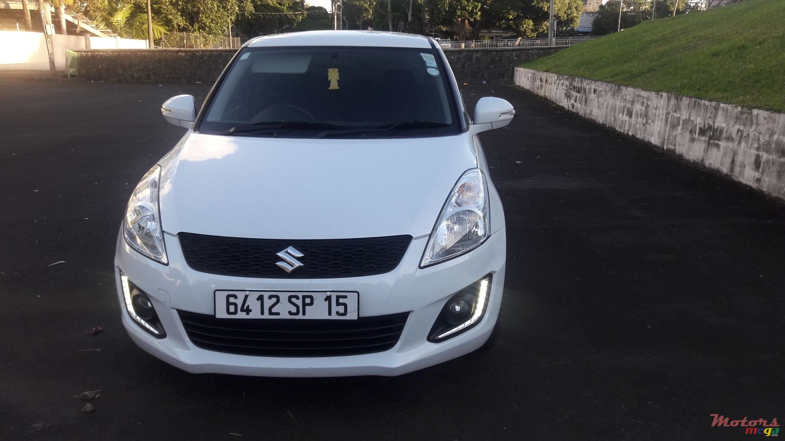 2015' Suzuki Swift Glx Japan photo #6